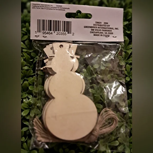 NWT 59Pc Christmas 🎄 Craft Bundle | Wood Ornaments | Tin Container | Wood Signs - Picture 7 of 16